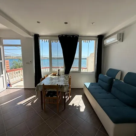 M, Ground Floor For 4 Persons Apartment