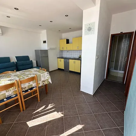 Apartment M, Ground Floor For 4 Persons
