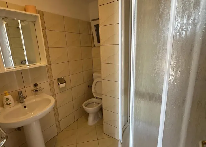 M, Ground Floor For 4 Persons
