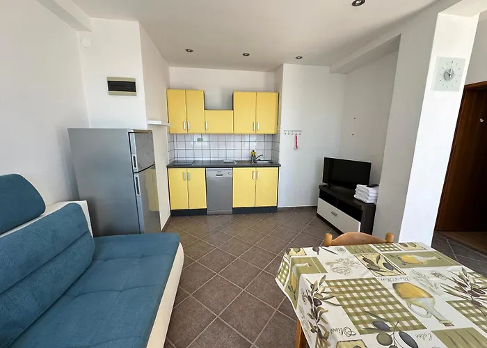 아파트 M Ground Floor For 4 Persons Ljubač